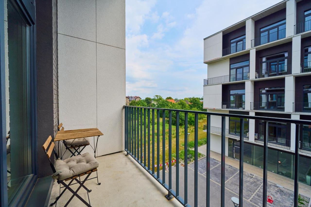 Mezzanine Studio Apartments Zarembowicza Wroclaw Airport By Renters المظهر الخارجي الصورة
