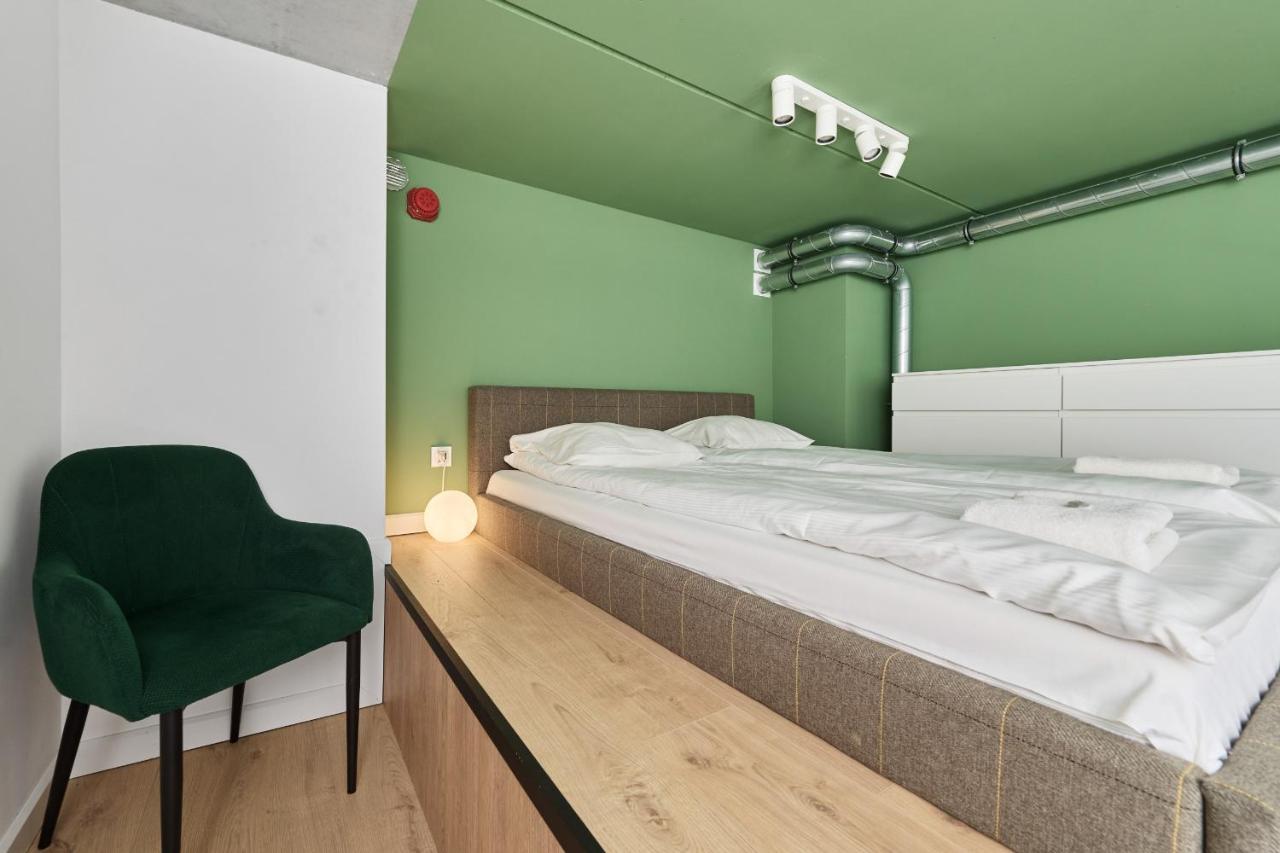 Mezzanine Studio Apartments Zarembowicza Wroclaw Airport By Renters المظهر الخارجي الصورة