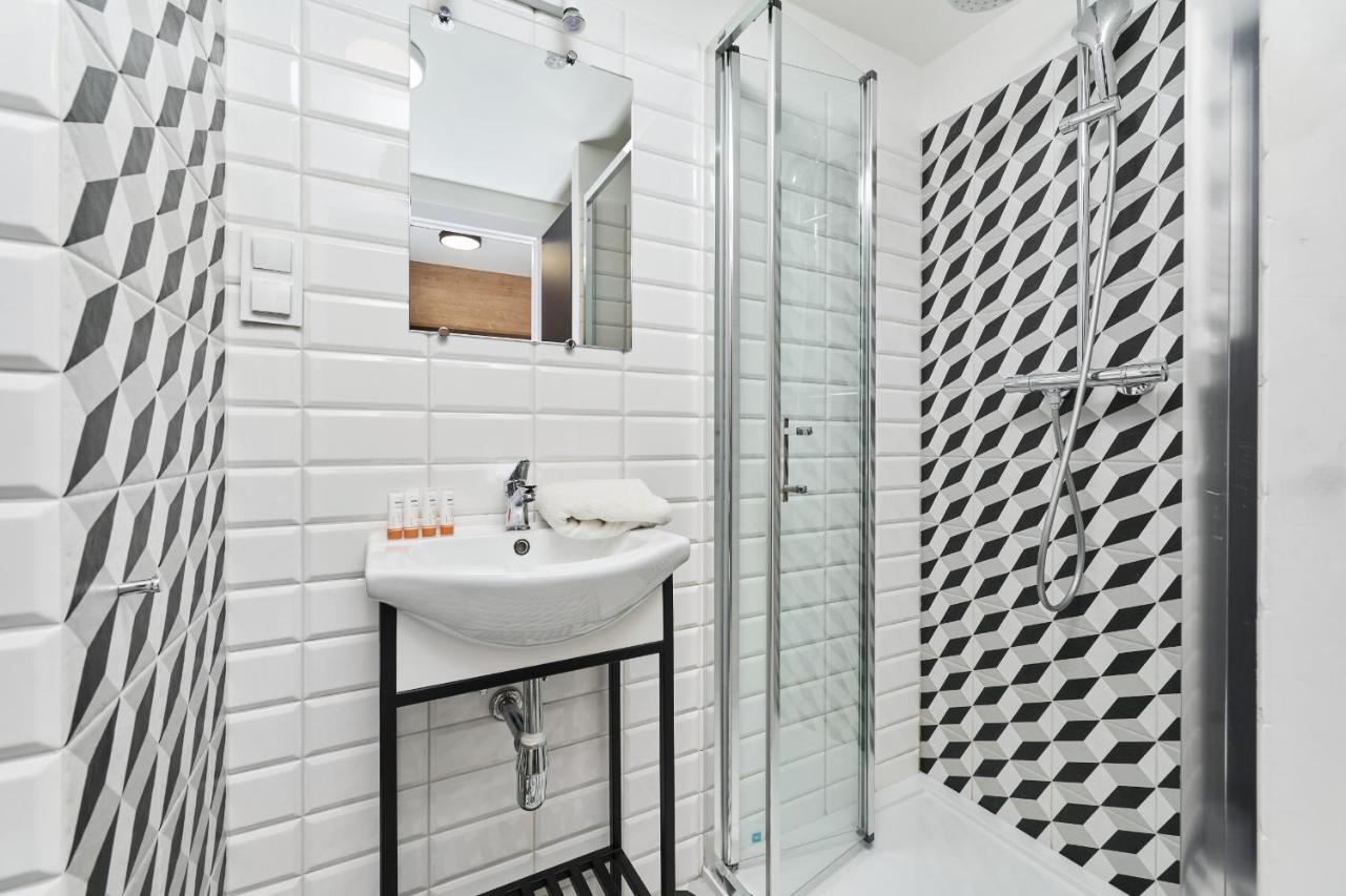 Mezzanine Studio Apartments Zarembowicza Wroclaw Airport By Renters المظهر الخارجي الصورة