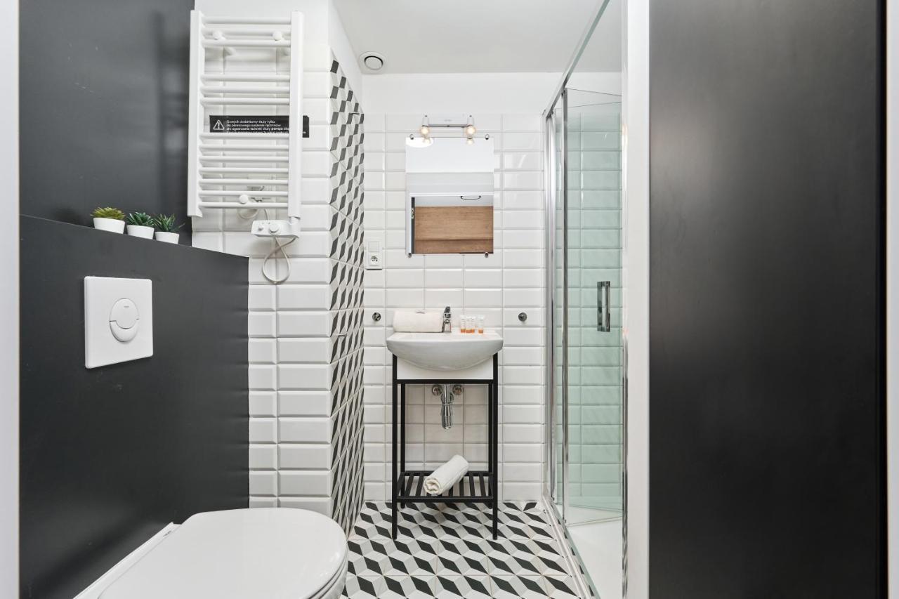 Mezzanine Studio Apartments Zarembowicza Wroclaw Airport By Renters المظهر الخارجي الصورة