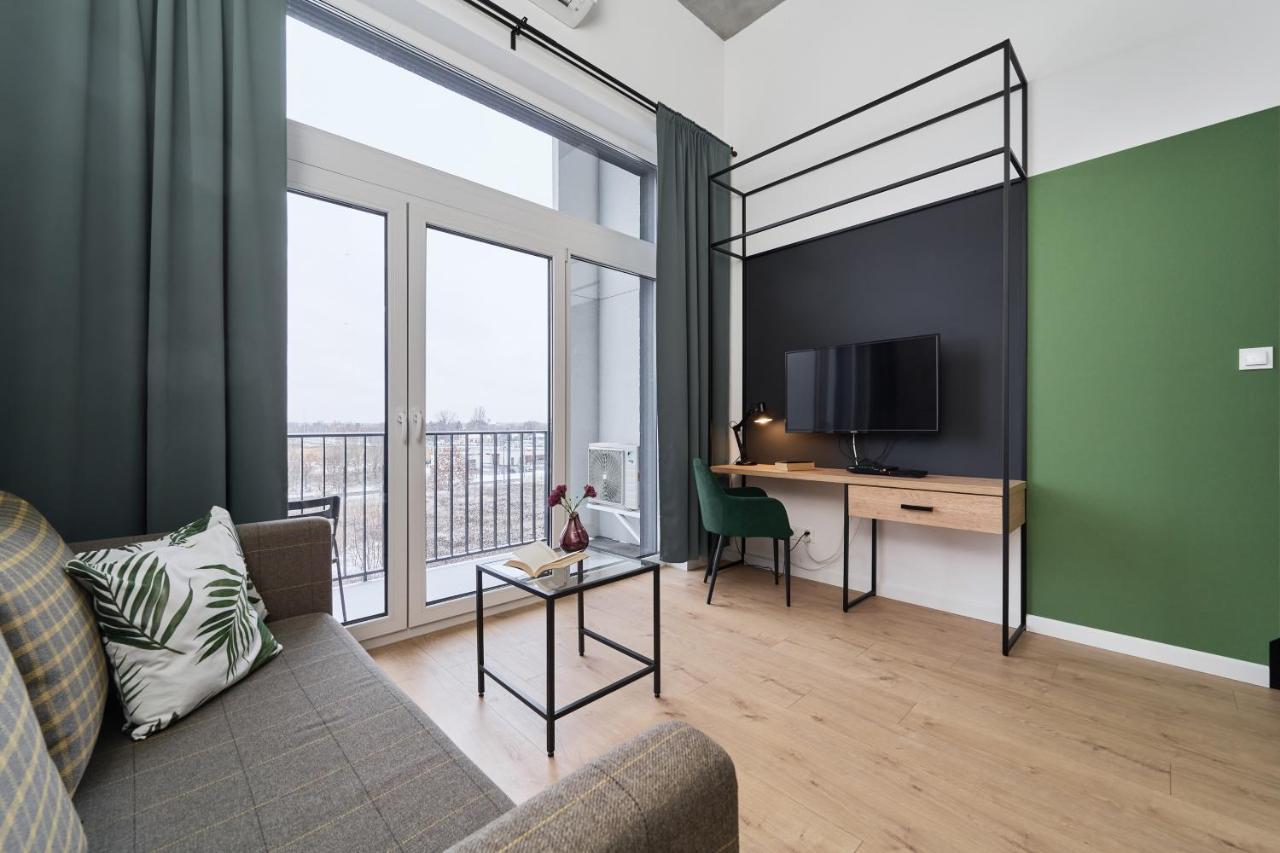 Mezzanine Studio Apartments Zarembowicza Wroclaw Airport By Renters المظهر الخارجي الصورة