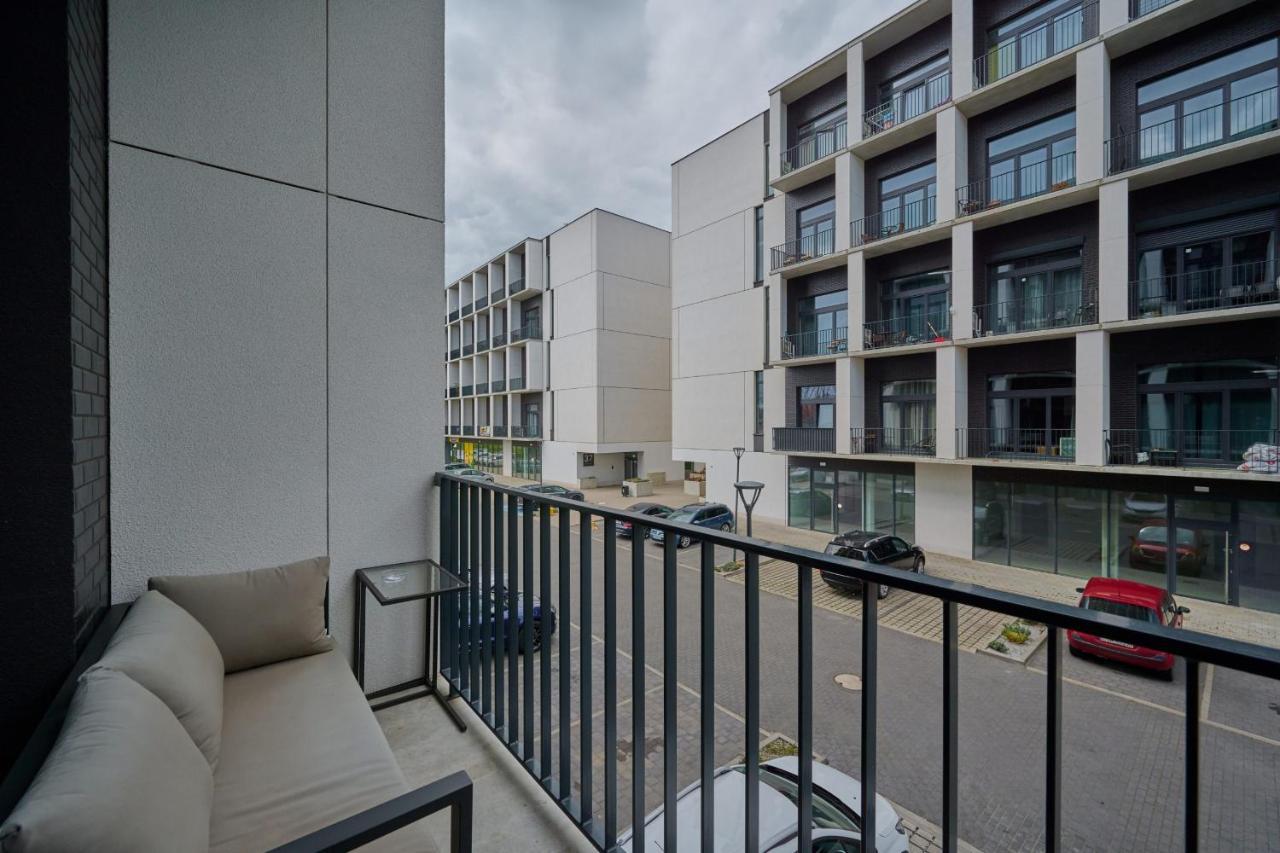 Mezzanine Studio Apartments Zarembowicza Wroclaw Airport By Renters المظهر الخارجي الصورة