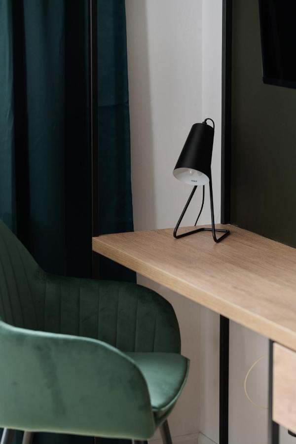 Mezzanine Studio Apartments Zarembowicza Wroclaw Airport By Renters المظهر الخارجي الصورة