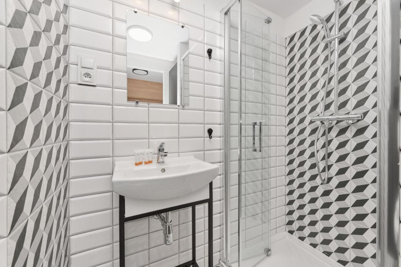 Mezzanine Studio Apartments Zarembowicza Wroclaw Airport By Renters المظهر الخارجي الصورة