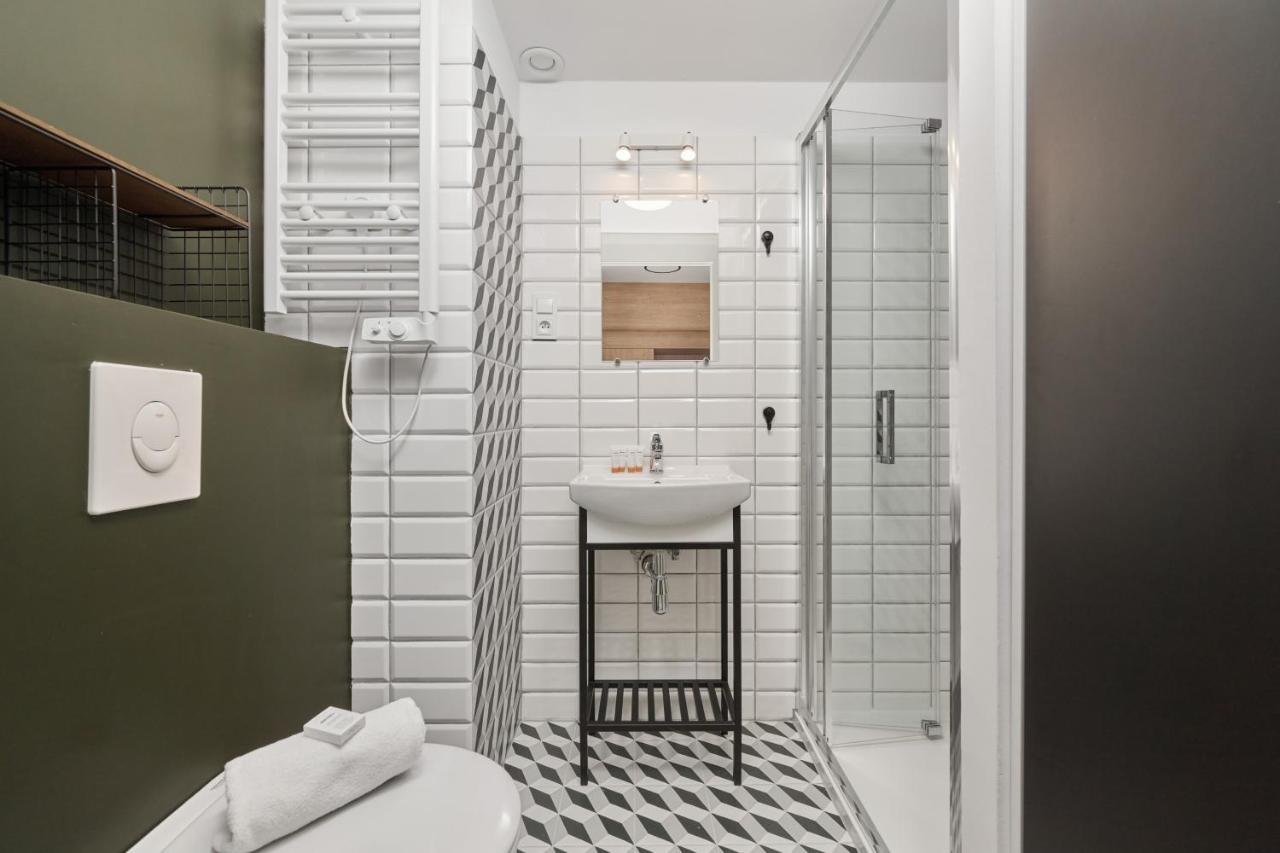 Mezzanine Studio Apartments Zarembowicza Wroclaw Airport By Renters المظهر الخارجي الصورة
