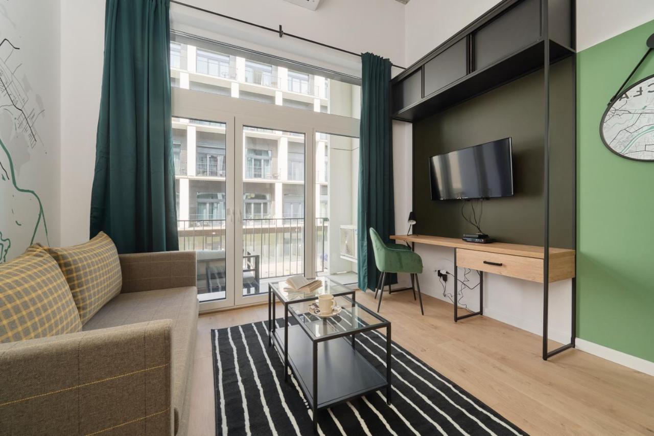 Mezzanine Studio Apartments Zarembowicza Wroclaw Airport By Renters المظهر الخارجي الصورة